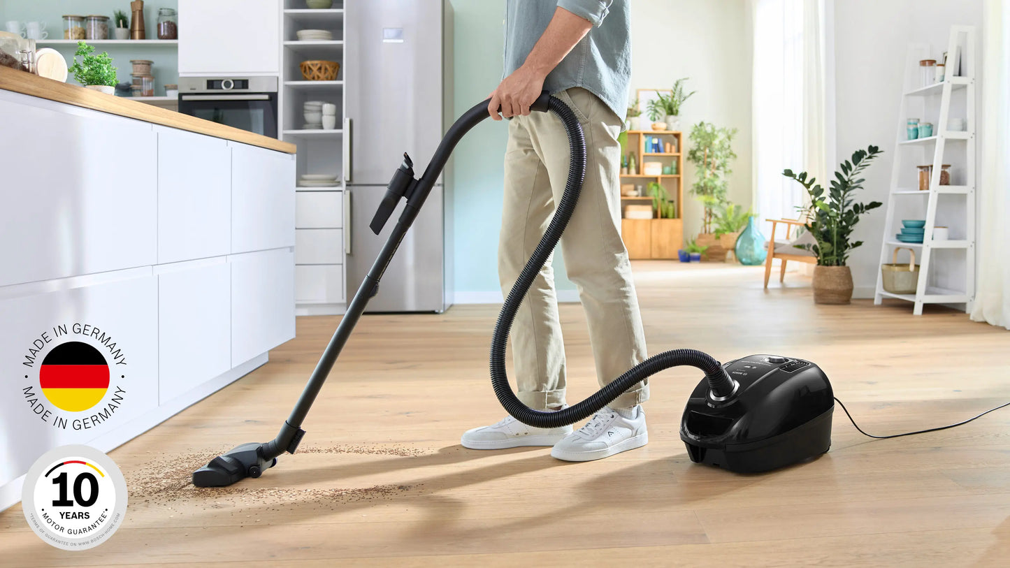 Bosch Serie 4 BGL38BA3GB accessories and nozzles