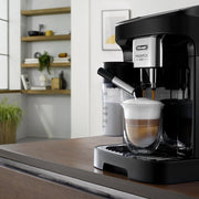 De'Longhi Magnifica Evo LatteCrema Hot Technology milk foam