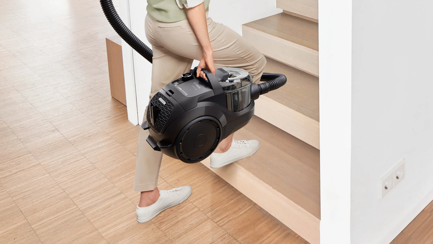 Bosch Serie 4 bagless vacuum cleaner dust box detail