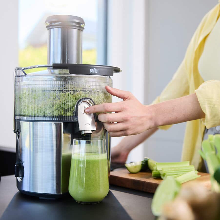 Braun MultiJuice 7 juicer pulp container and filter