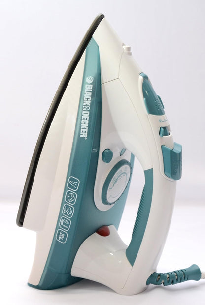 Black & Decker 1750W Steam Iron Ceramic Coated Soleplate X1600-B5