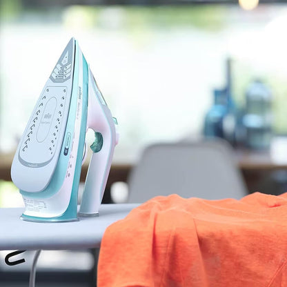 Braun TexStyle 5 Steam Iron FreeGlide 3D Technology 2700 Watts SI 5017