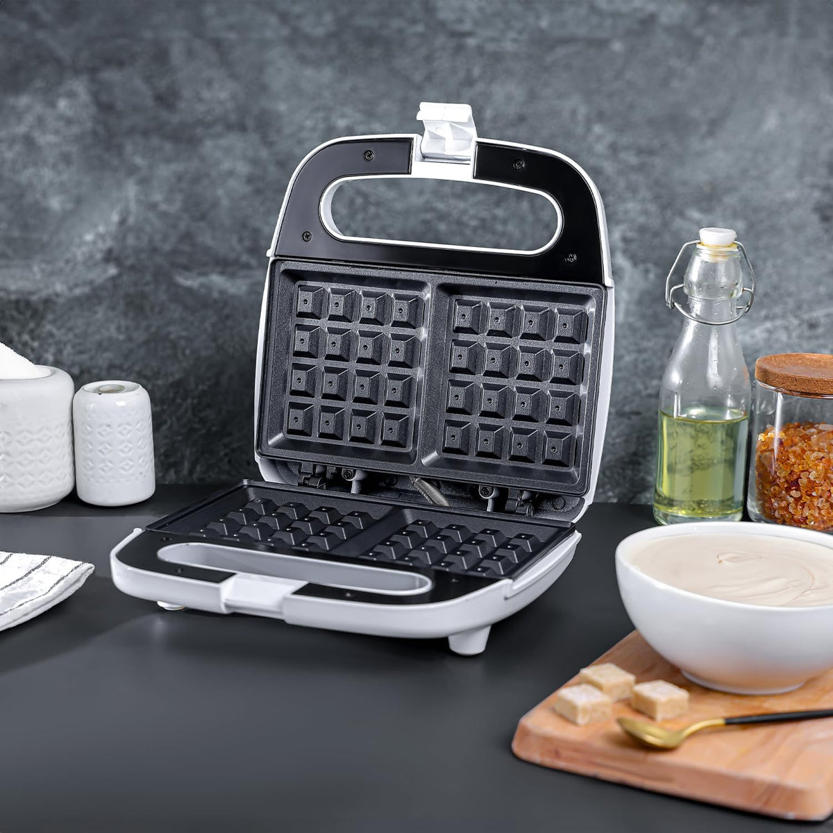 Geepas 2 Slice Waffle Maker GWM676