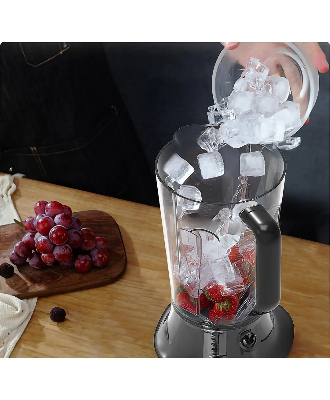 Black+Decker High-Speed Blender stainless steel blade detail