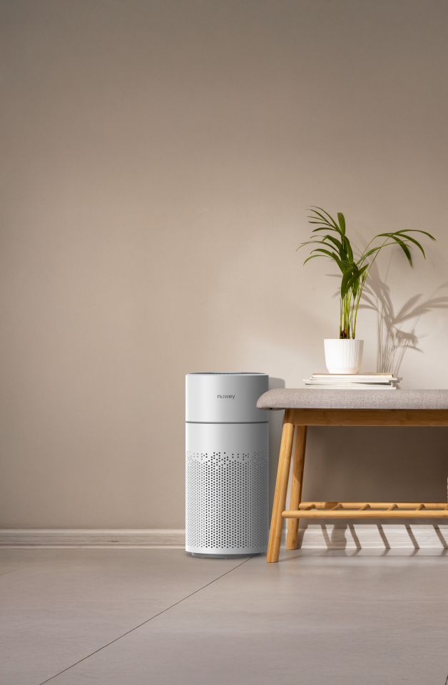 Nutricook Nuwey Air Pure XL Air Purifier in living room setting